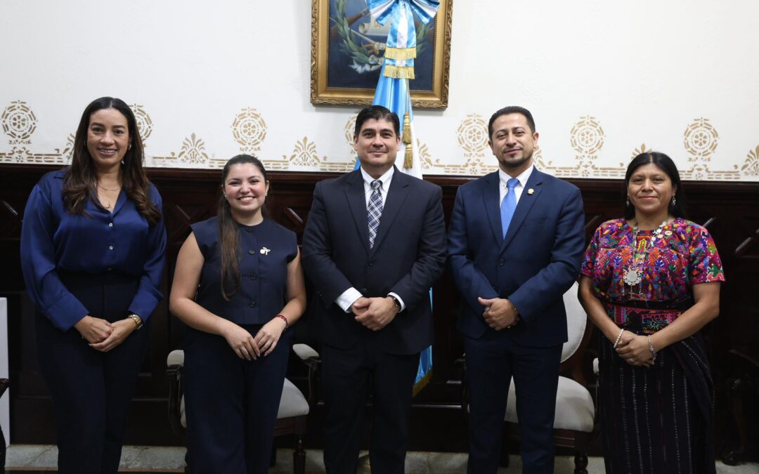 Carlos Alvarado Quesada Engages with Guatemala’s Congress on Democracy and Women’s Leadership